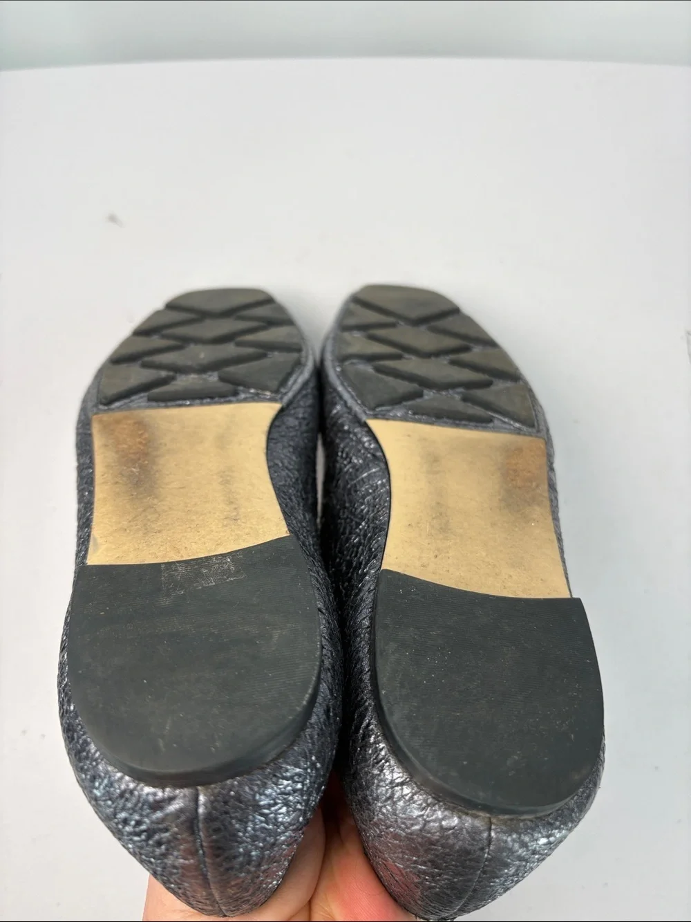 🥡 Tory Burch crinkle leather Charcoal Metallic Ballet Flats with Bow Accent